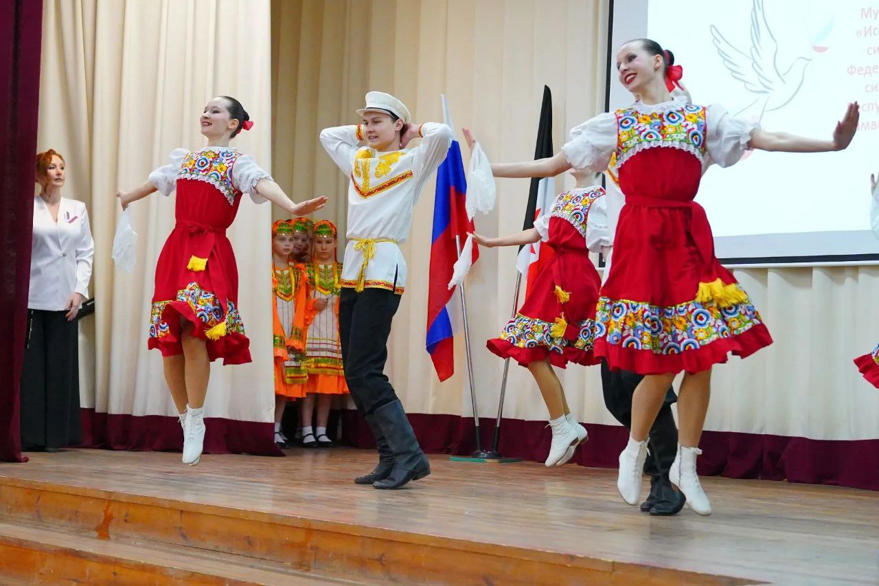 25-27 февраля в школе №72 прошел финал Муниципального конкурса «История государственной символики Российской Федерации, государственной символики Удмуртской Республики, символики города Ижевска» 25-27 февраля в школе №72 прошел финал Муниципального конкурса «История государственной символики Российской Федерации, государственной символики Удмуртской Республики, символики города Ижевска»