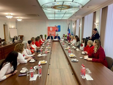 Прямо сейчас: глава Ижевска проводит встречу с представительницами сообщества «ПроЖенщин»