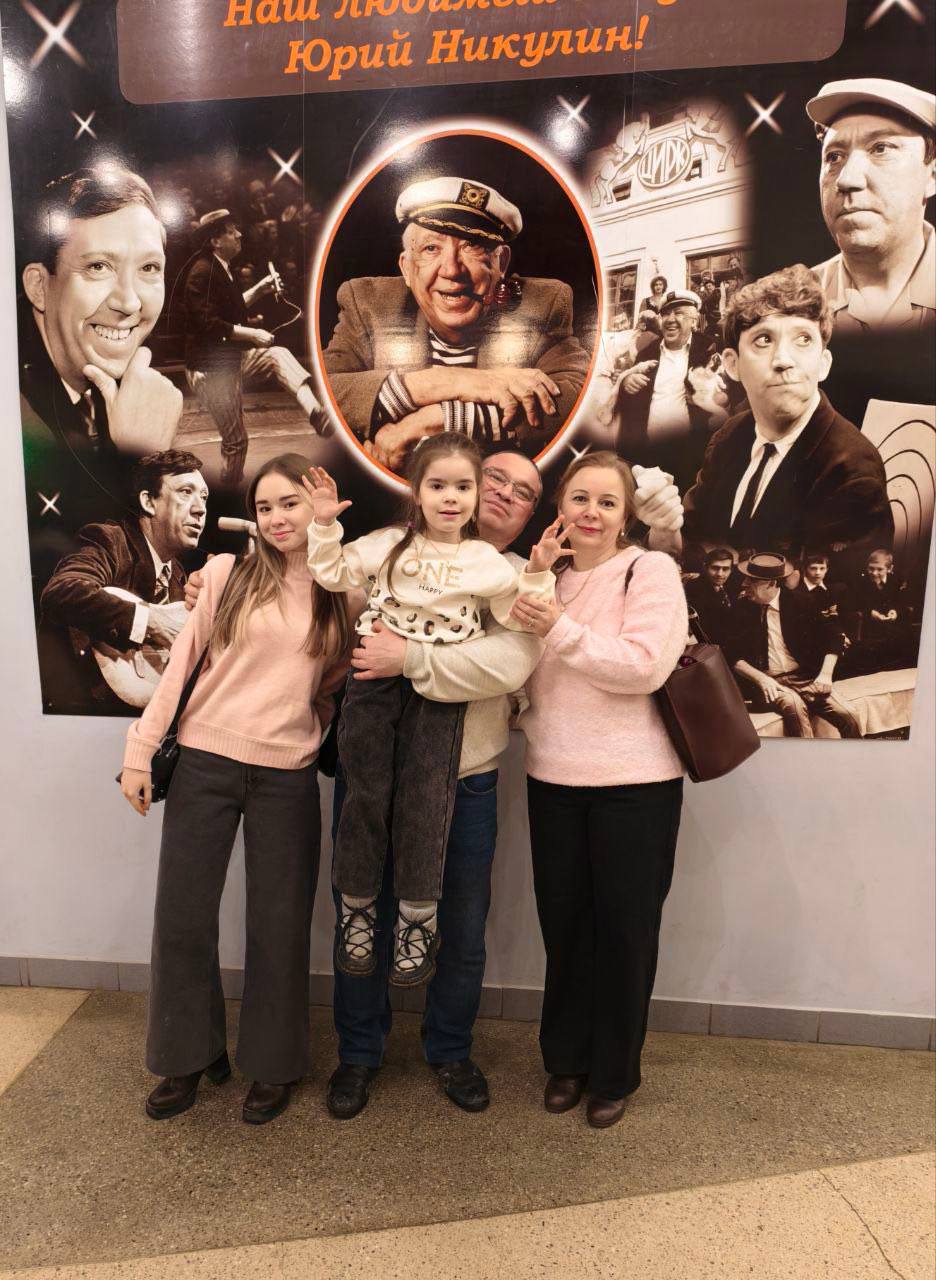 8 Марта, хочется говорить о женщинах, которые каждый день доказывают: получать государственные награды, развивать бизнес, участвовать в волонтерских проектах и растить будущее нашей страны - для них не отдельные роли 8 Марта, хочется говорить о женщинах, которые каждый день доказывают: получать государственные награды, развивать бизнес, участвовать в волонтерских проектах и растить будущее нашей страны - для них не отдельные роли