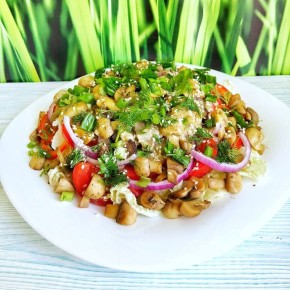 Пикантный теплый салат с говядиной: идеальное блюдо для гурманов