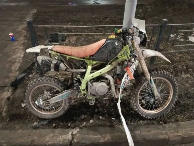 Вечером 26 марта на перекрестке улиц Удмуртской и Майской, произошло первое в этом году ДТП с участием несовершеннолетнего водителя питбайка