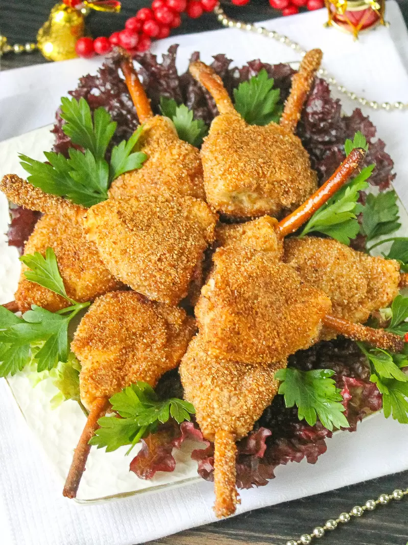 Миниатюрные кулинарные шедевры: как удивить гостей "перепелиными ножками"