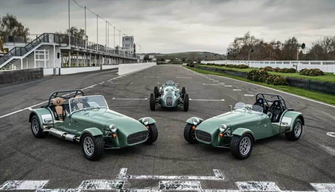 Классика на колесах: Caterham презентовал 19 уникальных родстеров