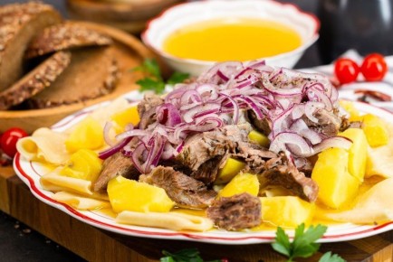 Праздник вкуса и футбольной страсти: бешбармак на матч «Кайрат» против «Реал Мадрид»