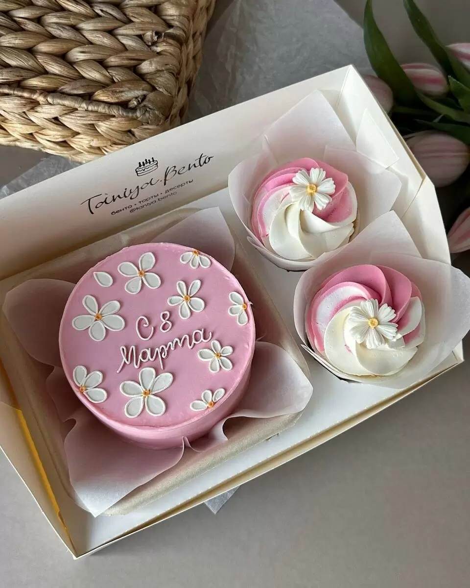 Весеннее волшебство: праздник 8 Марта и невероятные торты