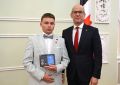 Сын сотрудника Игринского межрайонного следственного отдела награжден нагрудным знаком «Горячее сердце»