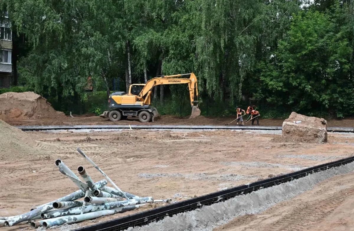 В Ижевске началось строительство трех «умных» спортивных площадок - на базе школы №46, гимназии №83 и ИТ-лицея №24 В Ижевске началось строительство трех «умных» спортивных площадок - на базе школы №46, гимназии №83 и ИТ-лицея №24