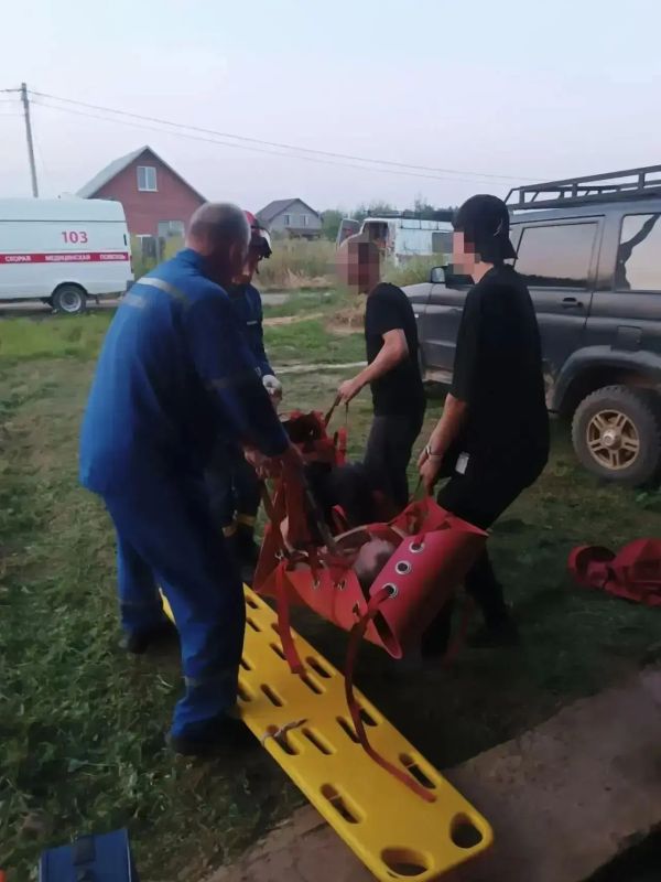 Житель Воткинска едва не погиб, упав в смотровую яму в собственном гараже Житель Воткинска едва не погиб, упав в смотровую яму в собственном гараже