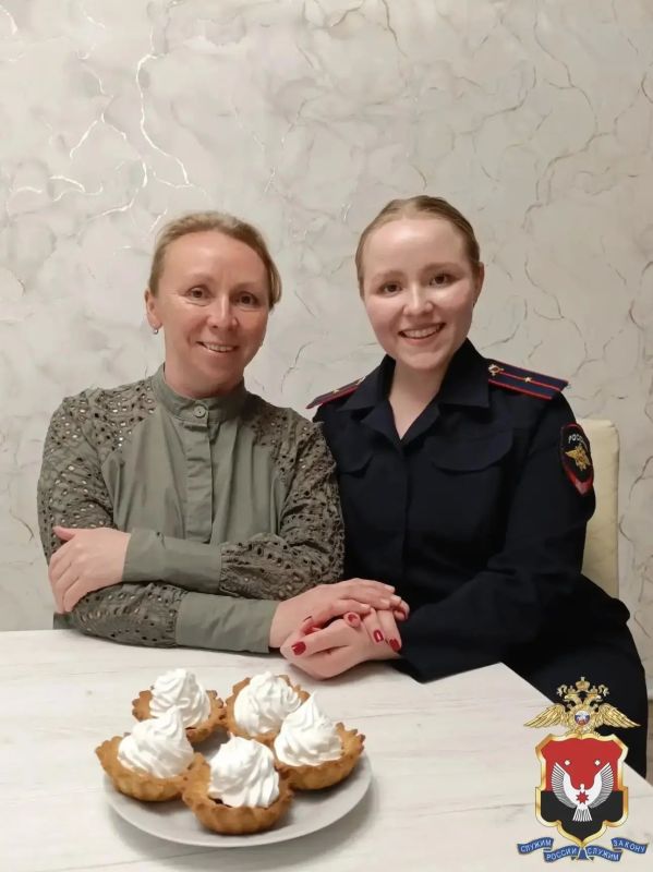 Сотрудники МВД по Удмуртской Республике присоединяются к поздравлению всех работников сферы образования с профессиональным праздником Сотрудники МВД по Удмуртской Республике присоединяются к поздравлению всех работников сферы образования с профессиональным праздником