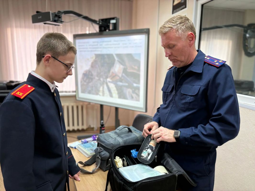 В преддверии Дня криминалистики кадеты профильного кадетского класса посетили следственное управление В преддверии Дня криминалистики кадеты профильного кадетского класса посетили следственное управление