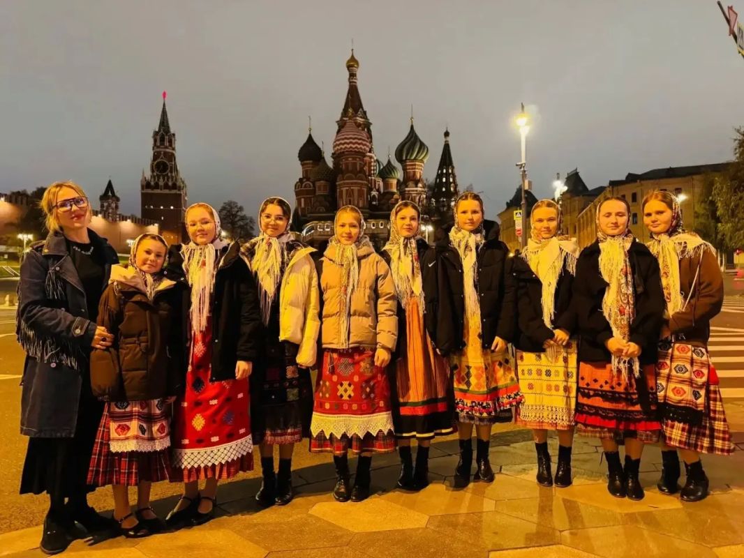 Наши в Москве. . Коллектив «Шудон» из Ижевска покорил сцену гала-концерта «Родники Наши в Москве. . Коллектив «Шудон» из Ижевска покорил сцену гала-концерта «Родники