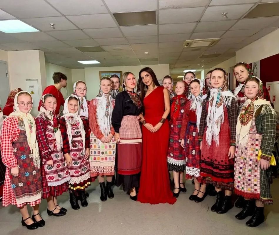 Наши в Москве. . Коллектив «Шудон» из Ижевска покорил сцену гала-концерта «Родники Наши в Москве. . Коллектив «Шудон» из Ижевска покорил сцену гала-концерта «Родники