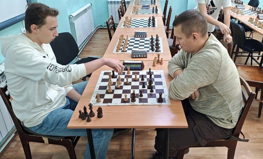 Десятиклассник из Ижевска Никита Калинин выиграл Кубок Удмуртской Республики 2026 года по шахматам Десятиклассник из Ижевска Никита Калинин выиграл Кубок Удмуртской Республики 2026 года по шахматам