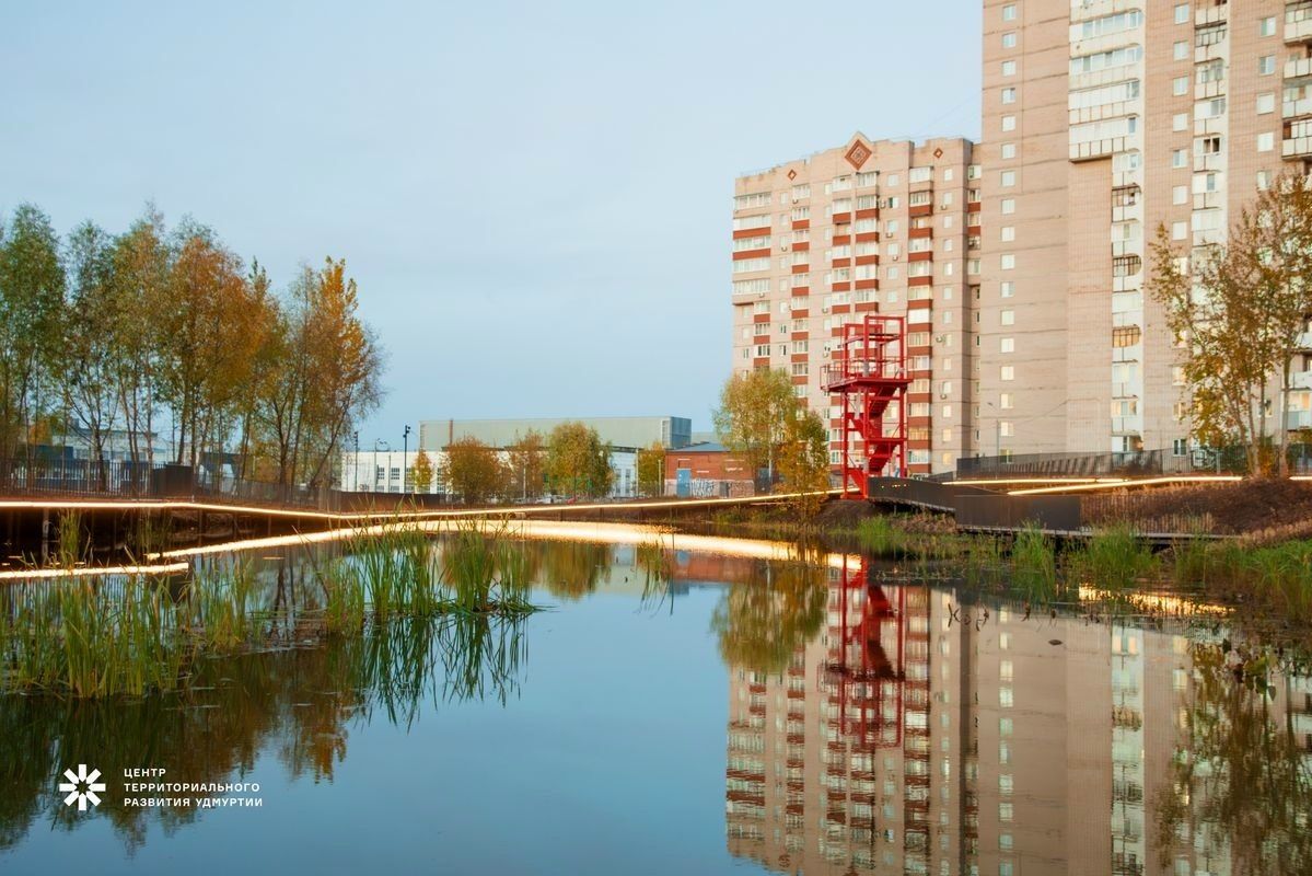 В ижевском «Ива-парке» включили вечернюю подсветку В ижевском «Ива-парке» включили вечернюю подсветку