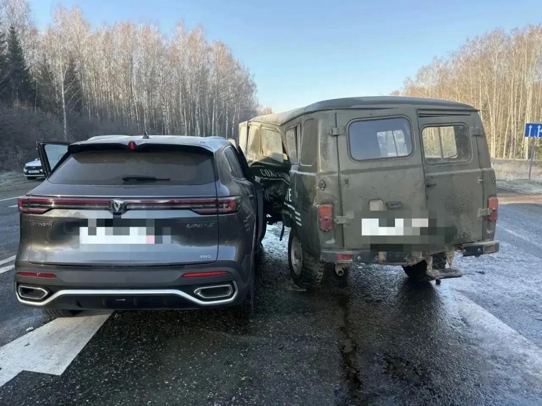 Девять человек пострадали при столкновении "УАЗа" и "Чанганга" на трассе в Удмуртии