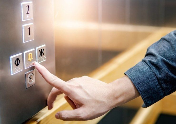Застряли в лифте? Вот как правильно действовать в экстренной ситуации