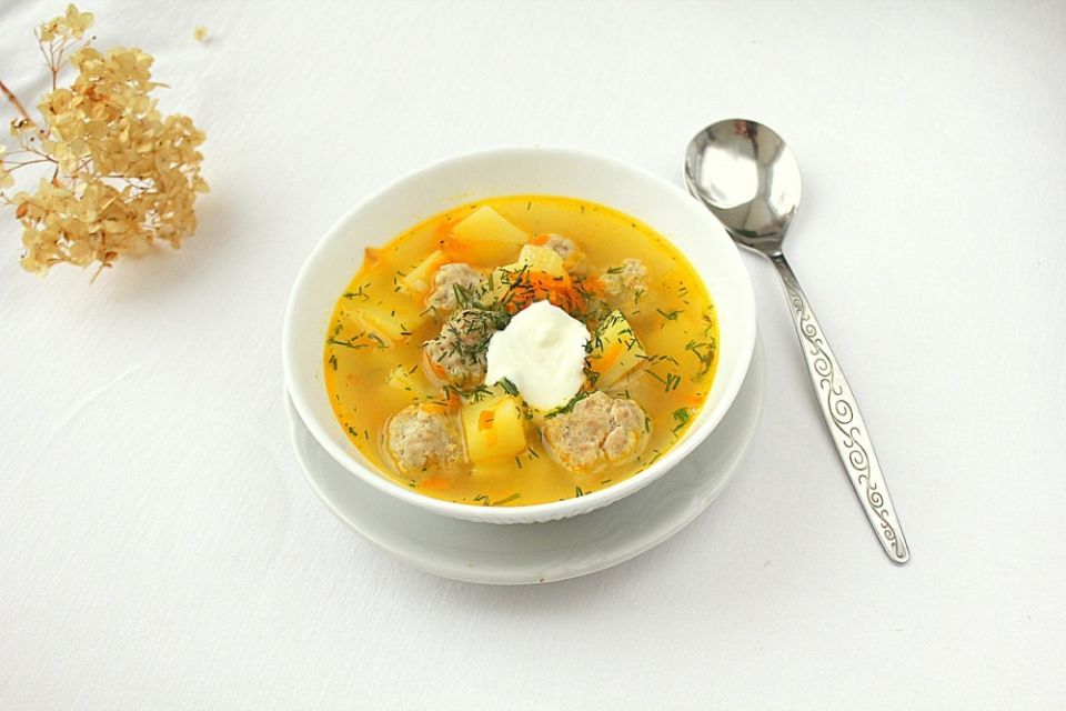 Суп с фрикадельками: идеальное сочетание вкуса и простоты для всей семьи