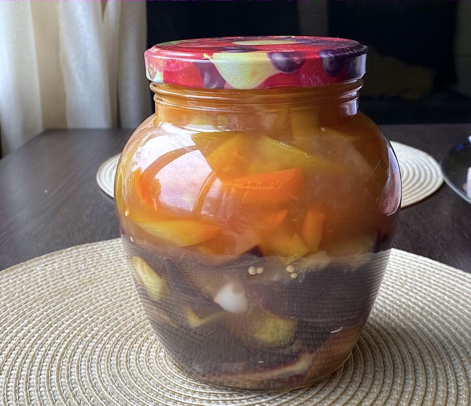Уникальный рецепт баклажанов с перцами: просто и быстро!
