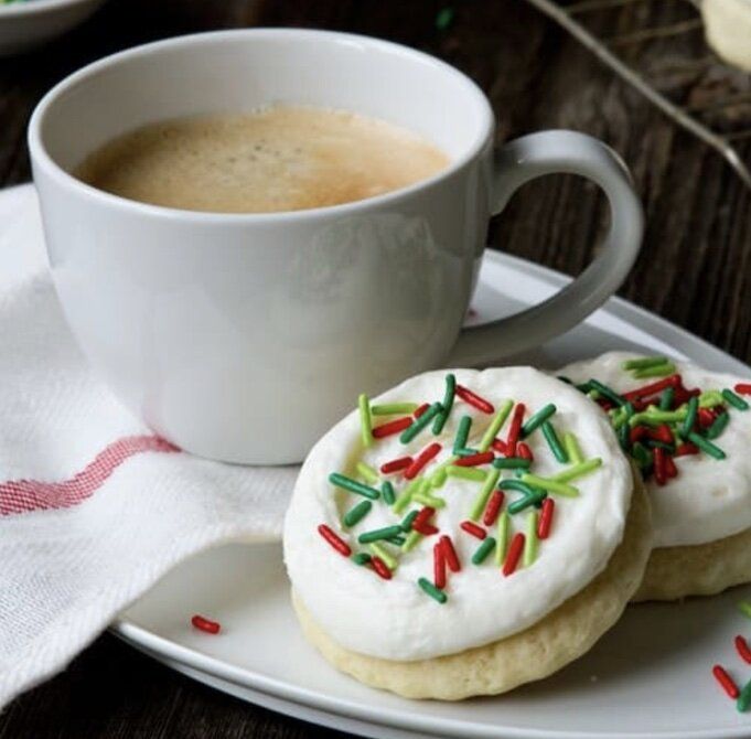 Новый год с бабушкиным рецептом: как приготовить сметанное печенье без хлопот