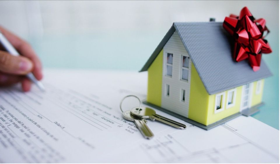 Как новая норма о нотаризационных скидках преобразит дарение недвижимости в России