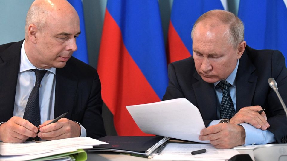 Минфин России планирует запрет на крупные наличные сделки