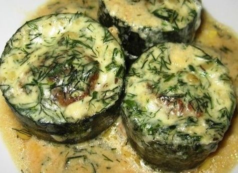 Кабачки с фаршем и укропным соусом: идеальное летнее блюдо